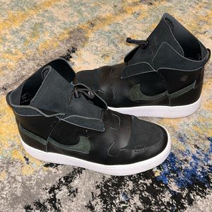 Nike Vandalised LX - Women’s size 8